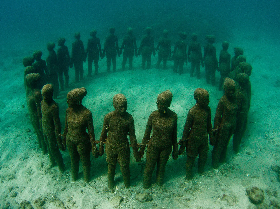 Underwater Sculptures景点图片