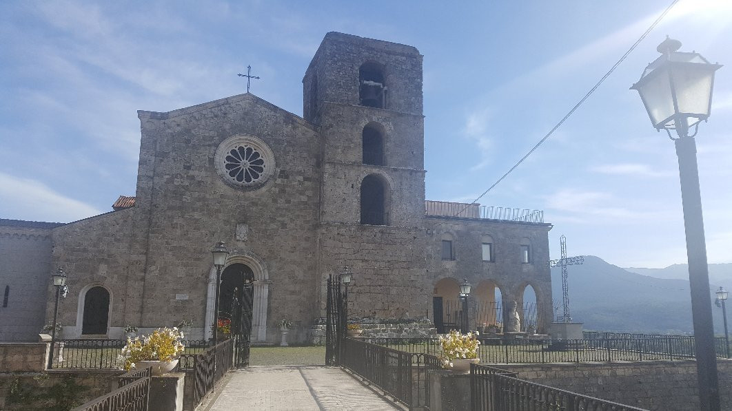 Basilica di San Bartolomeo-Pontecorvo必去景点