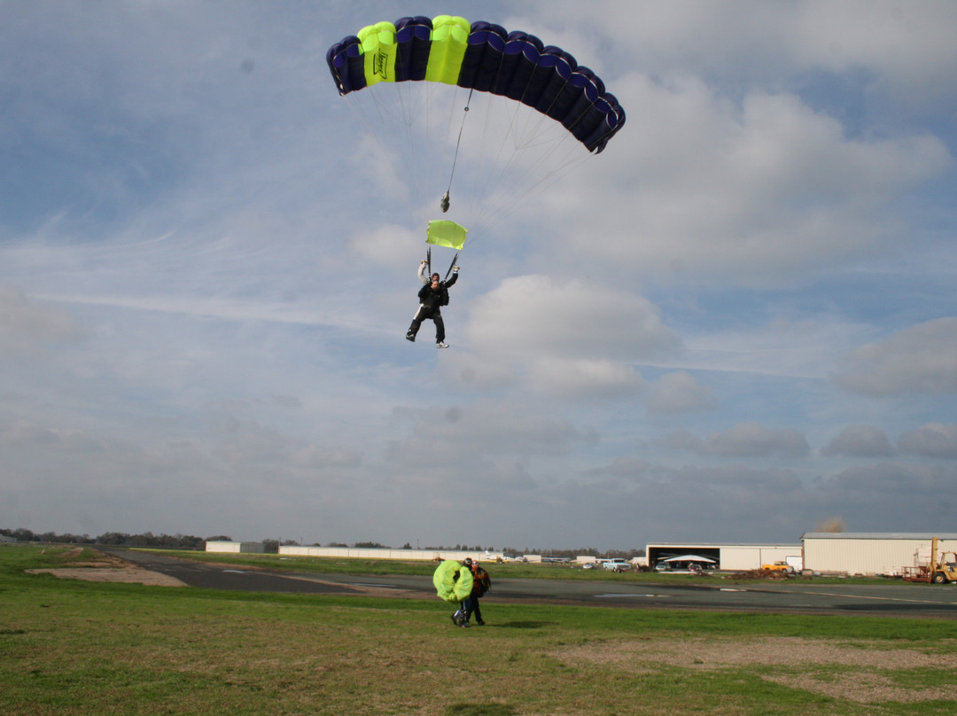 Parachute Center