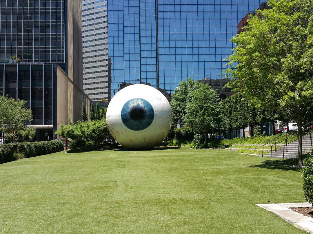 Giant Eyeball景点图片