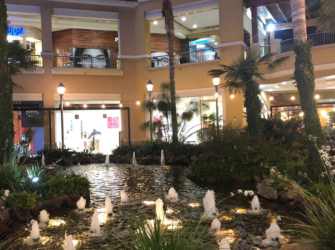 Portal de Dehesa-圣地亚哥必去景点