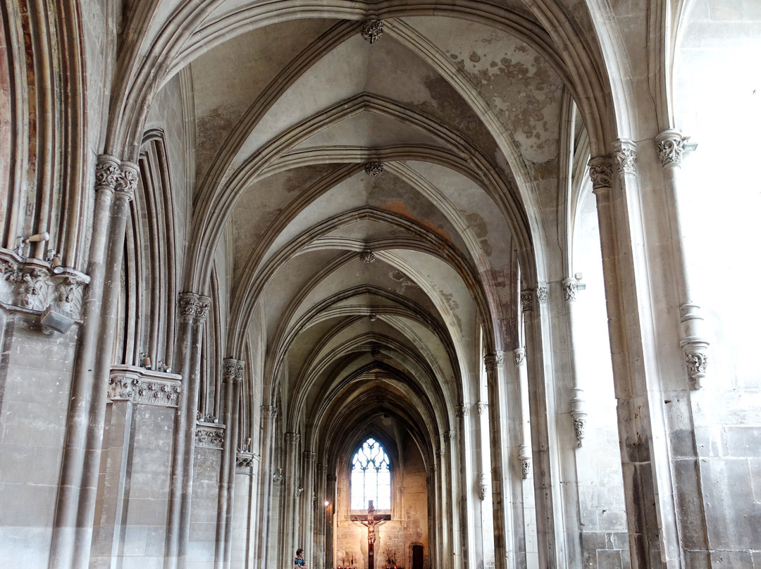 Eglise Saint-Pierre-卡昂必去景点
