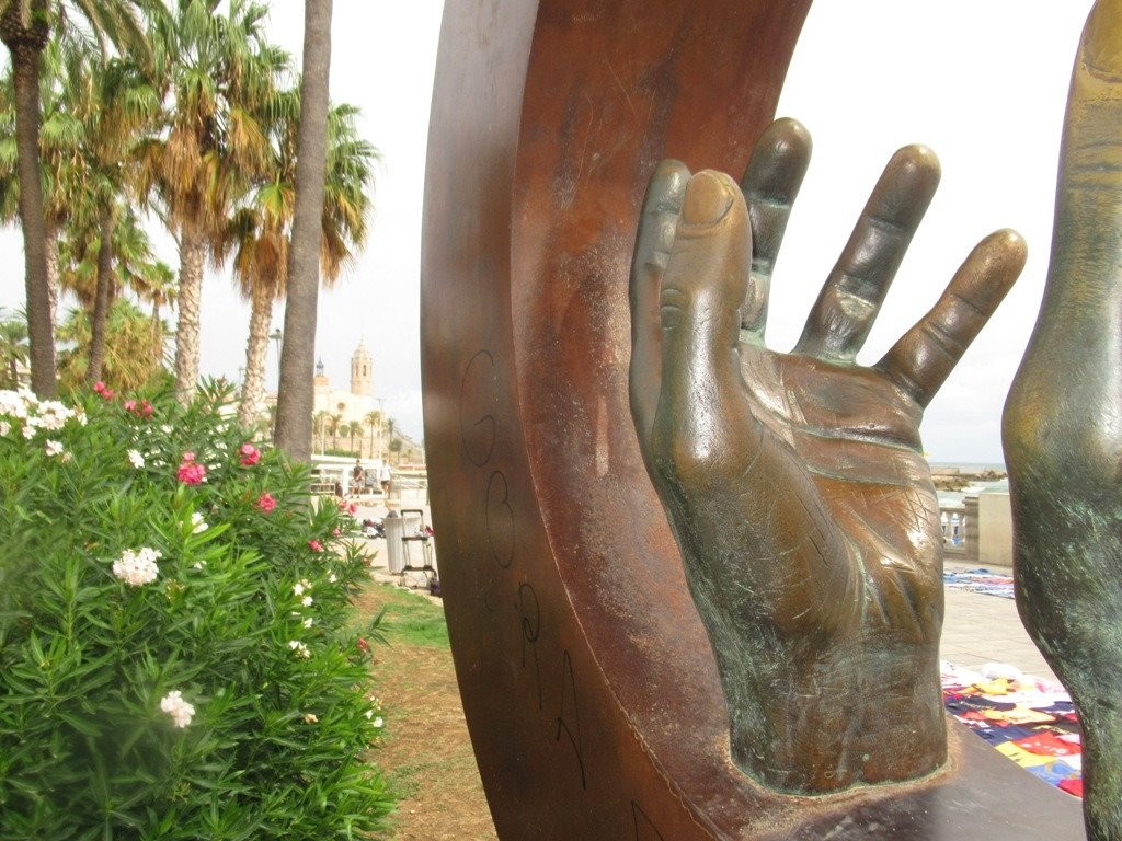 Monumento a Bacardi-锡切斯必去景点