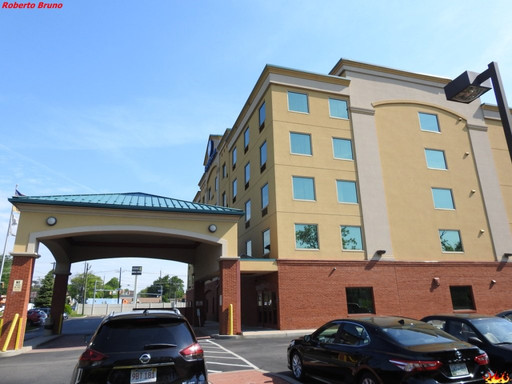 最佳西方江景套房酒店主图