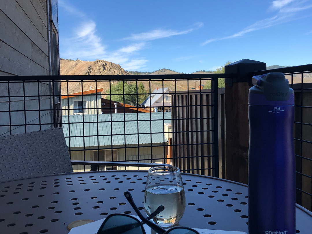 Stanley Town Square主图