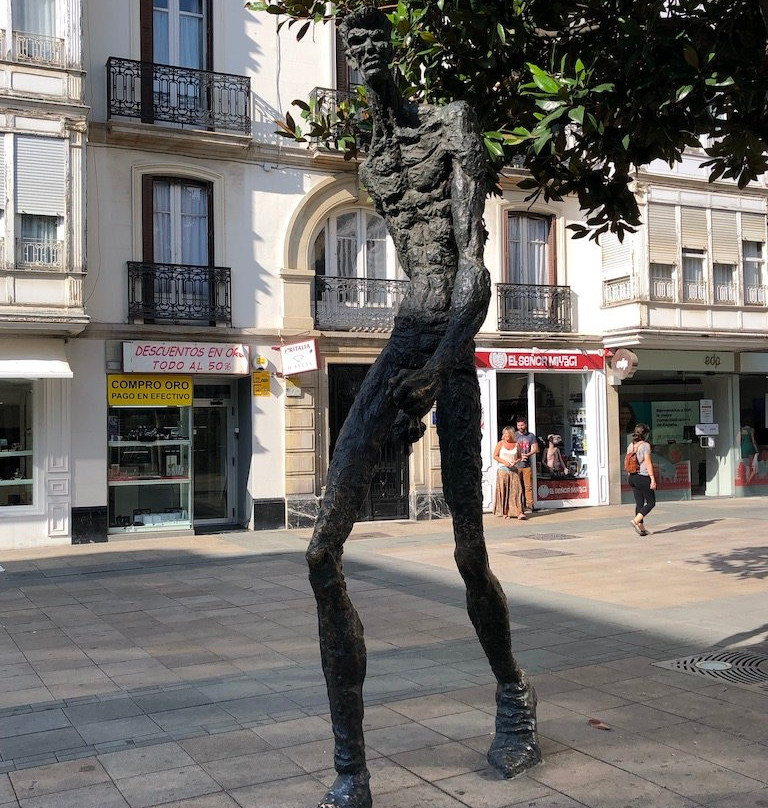 Estatua de El Caminante景点图片