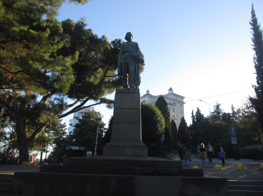 Monument to Gorkiy-雅尔达必去景点