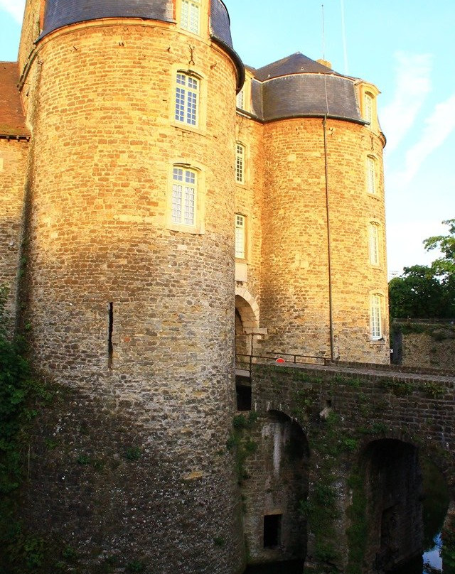 Chateau comtal Musée de Boulogne-sur-Mer景点图片