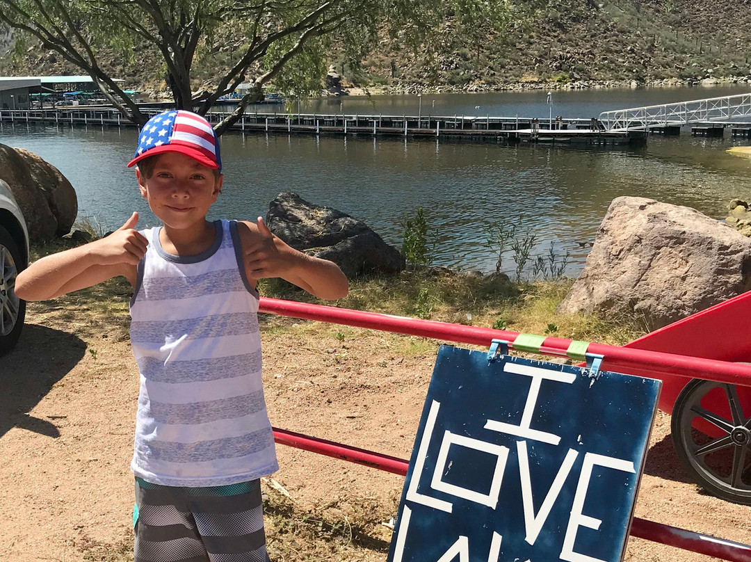 Barlett Lake Marina-凯尔福利必去景点