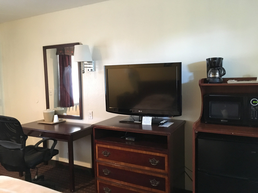 霍利斯特旅馆主图