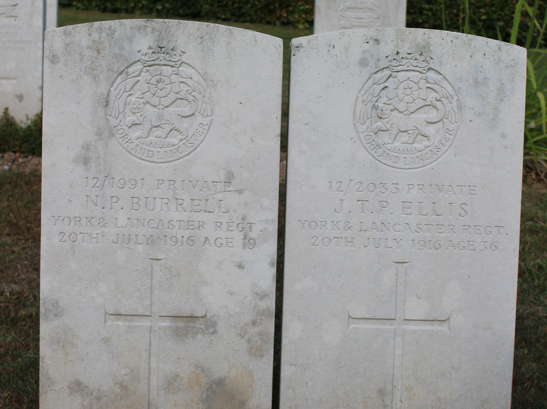 Authuille Military Cemetery景点图片