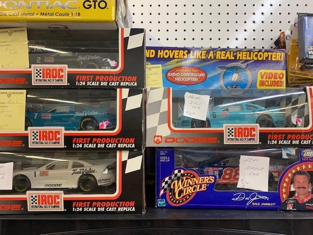 Hidden Treasures Mall and Antiques-Loves Park必去景点