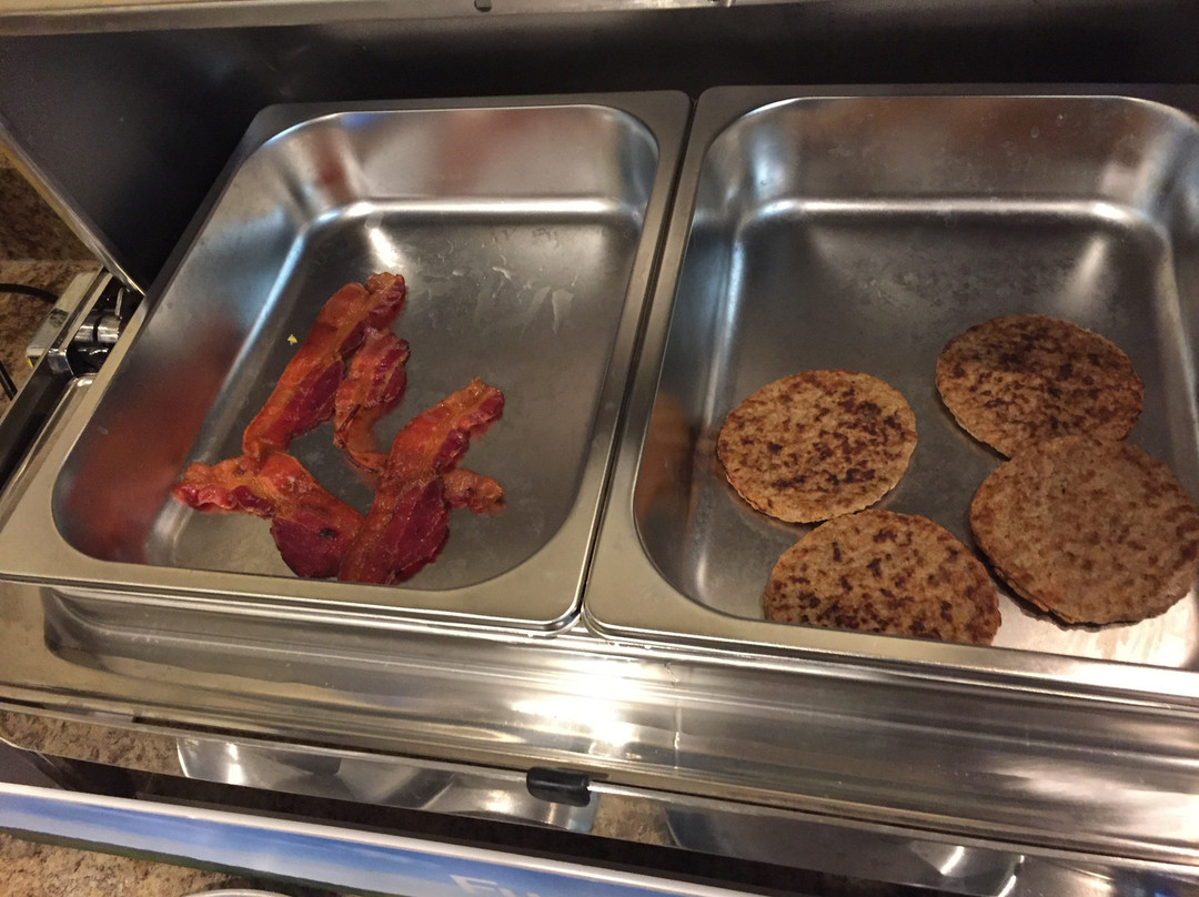 麦敏维尔凯富套房酒店主图