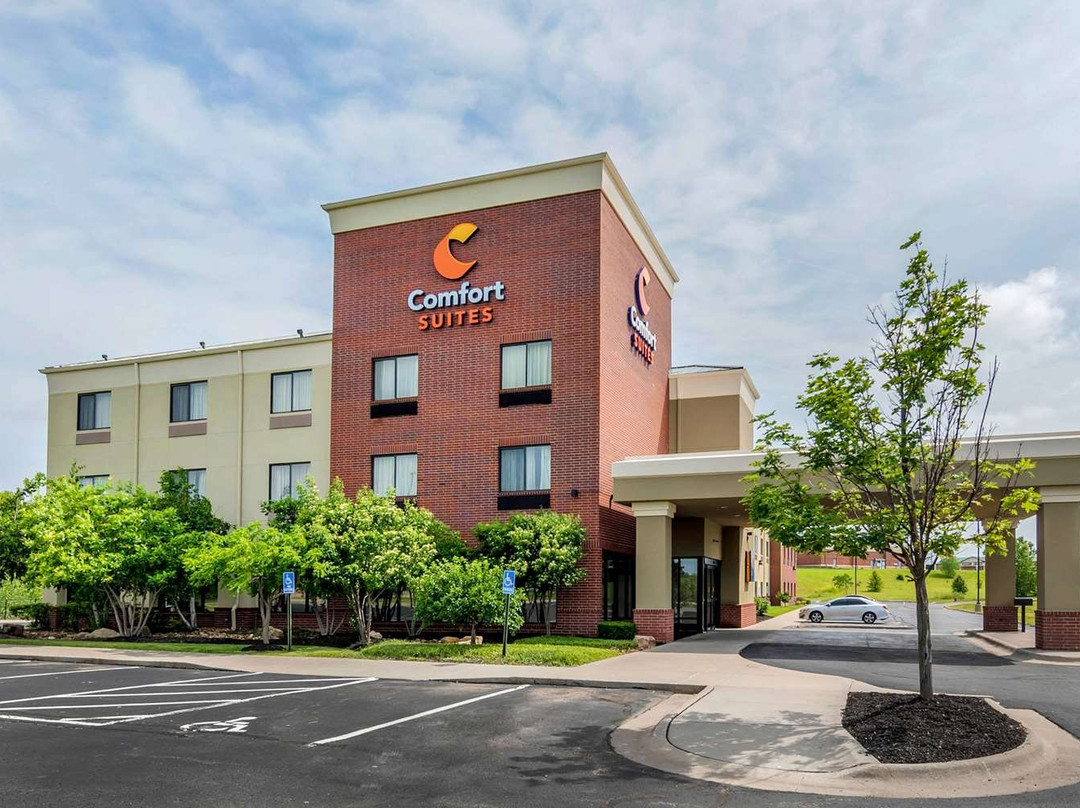 Comfort Suites Speedway - Kansas City主图
