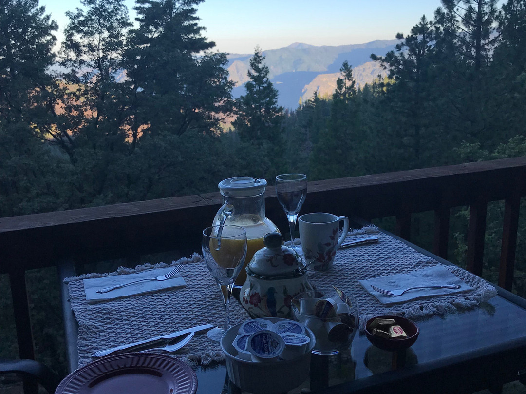 Yosemite West High Sierra Bed and Breakfast主图