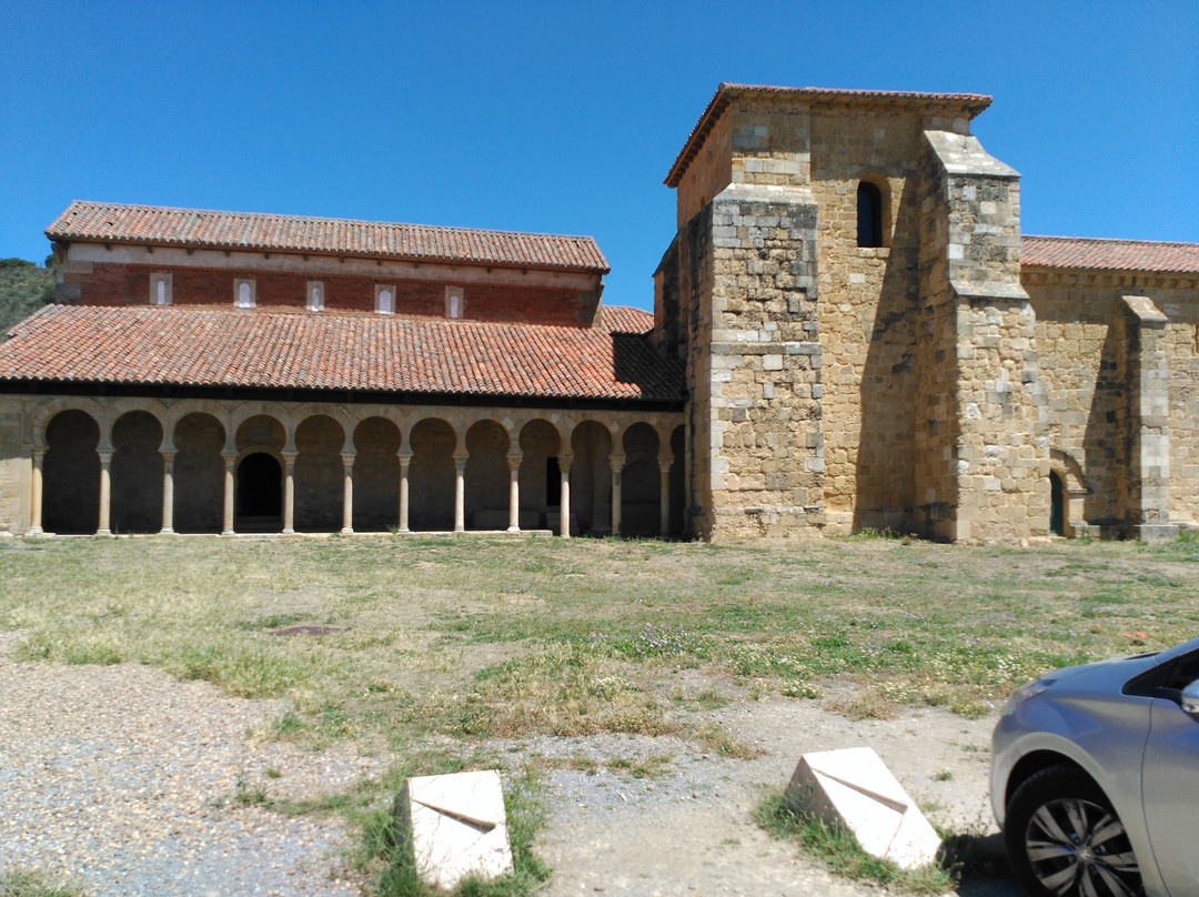 Monastery San Miguel de Escalada景点图片