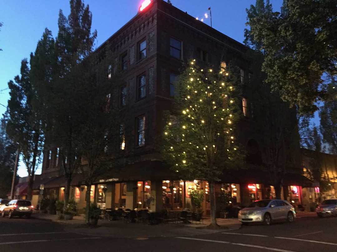 McMenamins Hotel Oregon主图