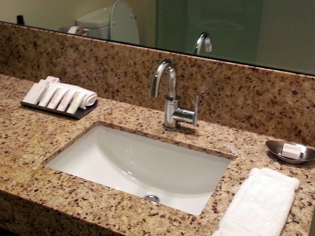 I Hotel and Illinois Conference Center主图