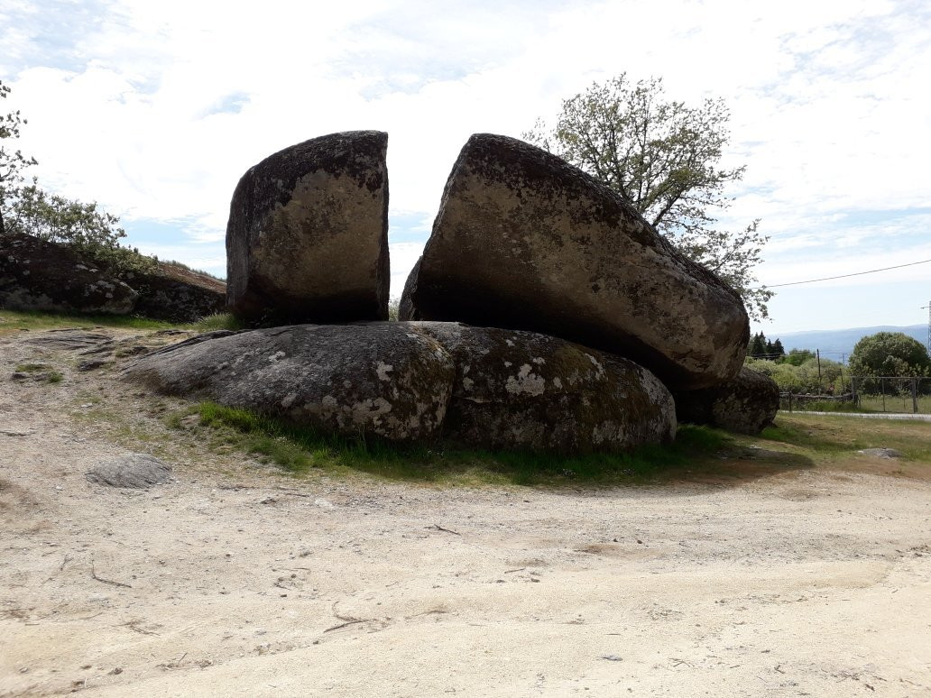 Pedra Bolideira景点图片