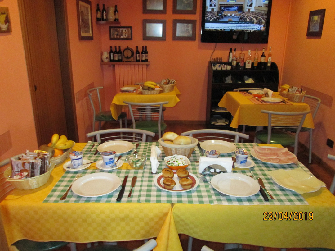 Tropical Hotel主图