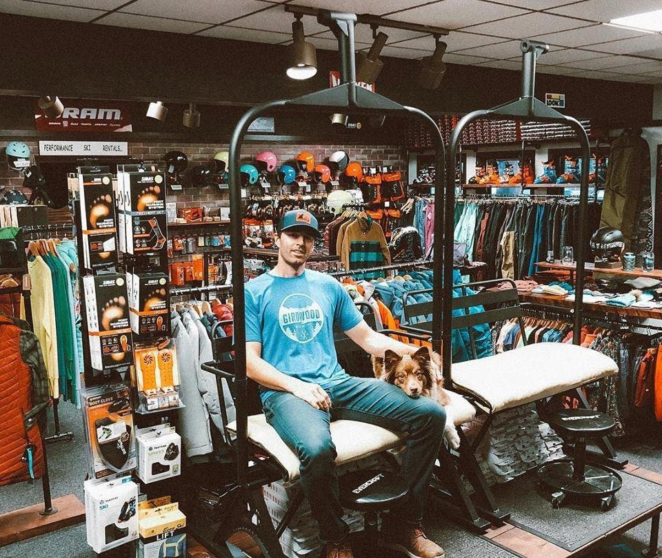 Powder Hound Ski & Bike-戈德伍德必去景点