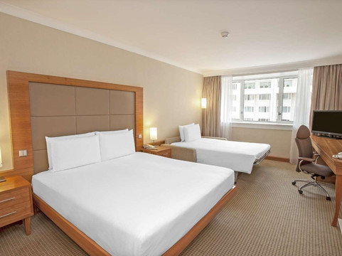 希尔顿酒店主图