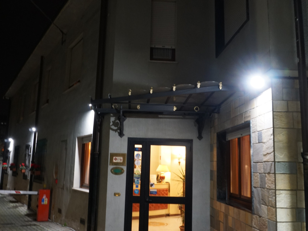 亚里山德罗德拉斯皮纳酒店主图