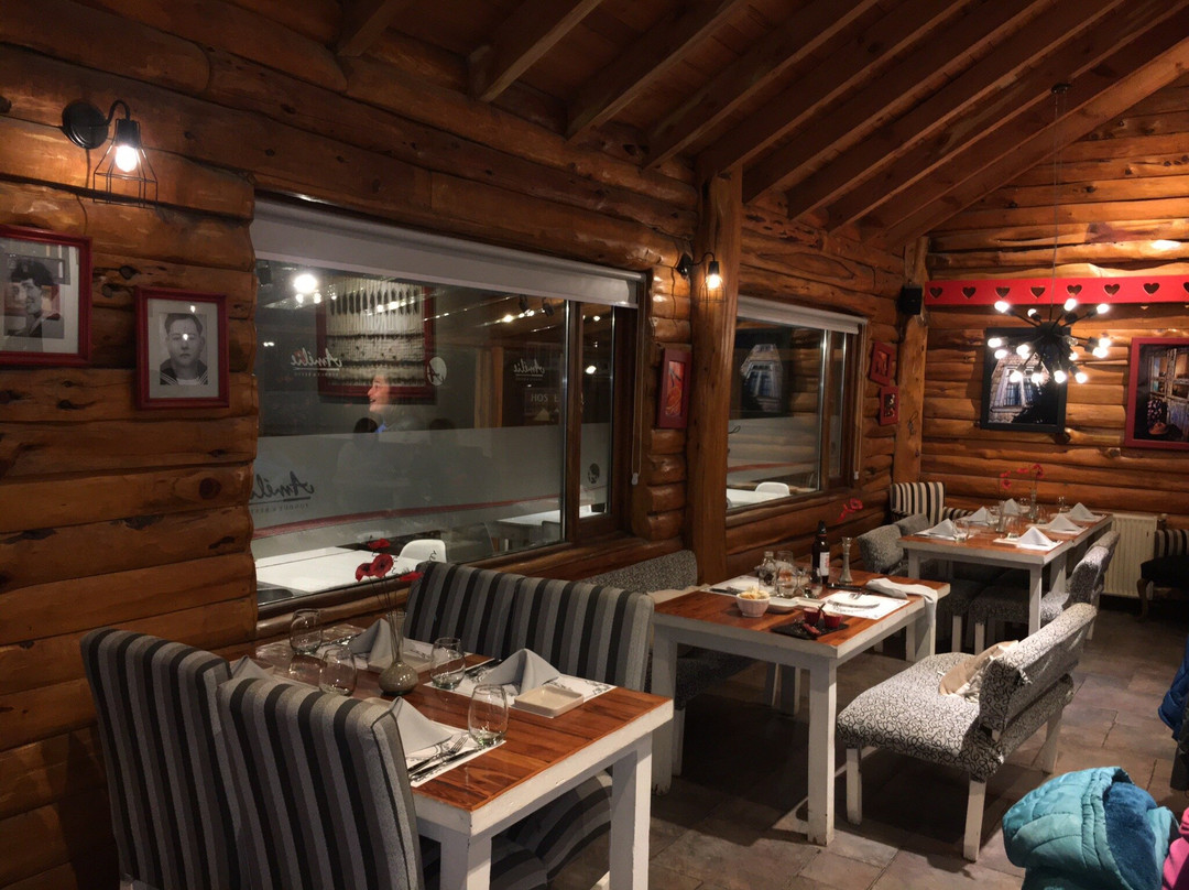 Amélie Fondue y Restó