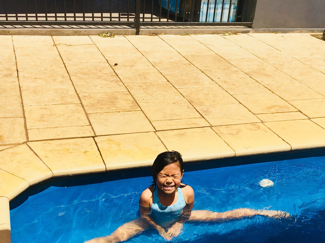 Red Earth Motel主图