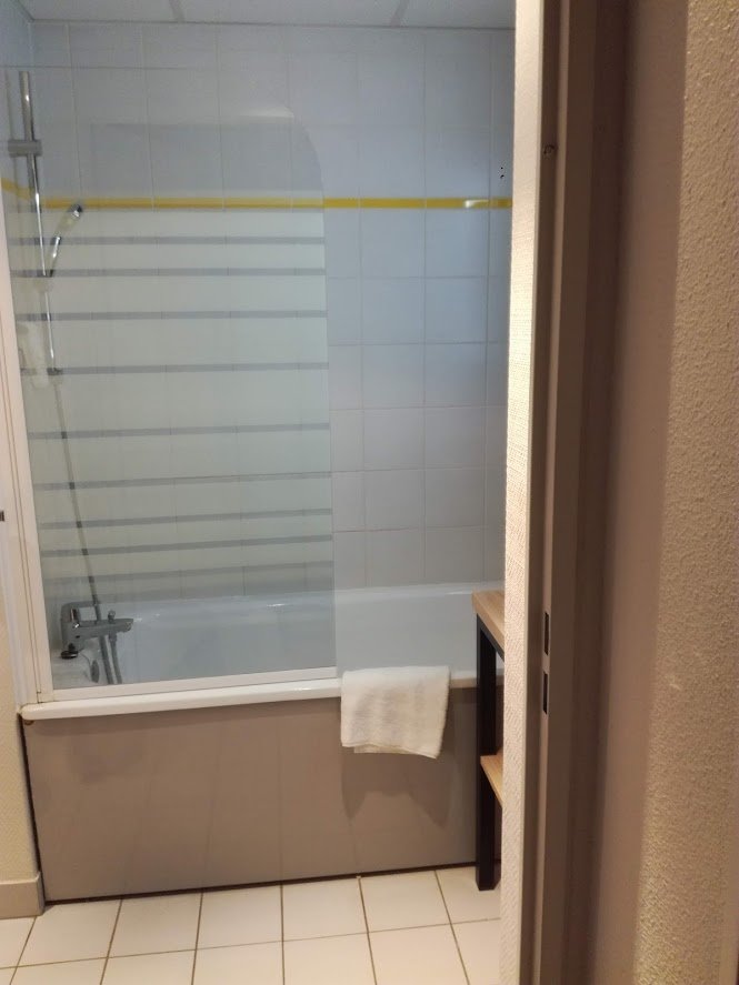 城市公寓里尔厄拉里尔酒店-浴室