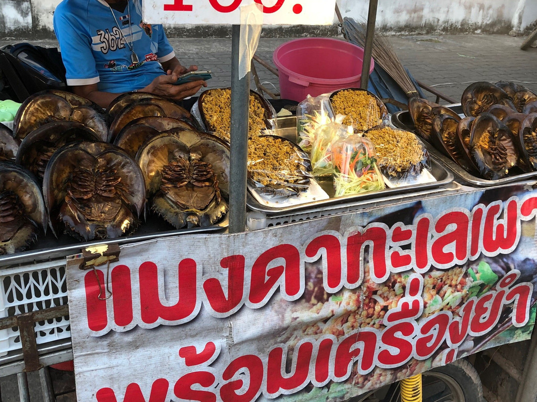 Chumphon night market景点图片