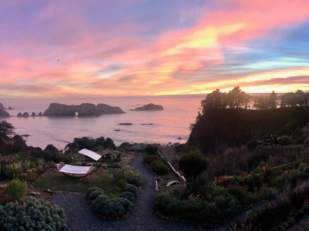 The Harbor House Inn主图