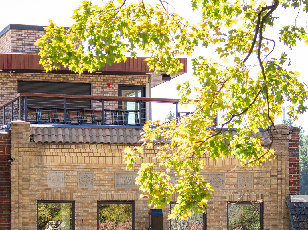 The Horton Hotel and Rooftop Lounge主图