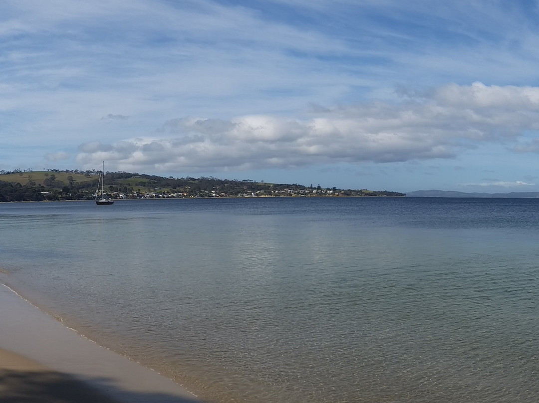 Opossum Bay Beach景点图片