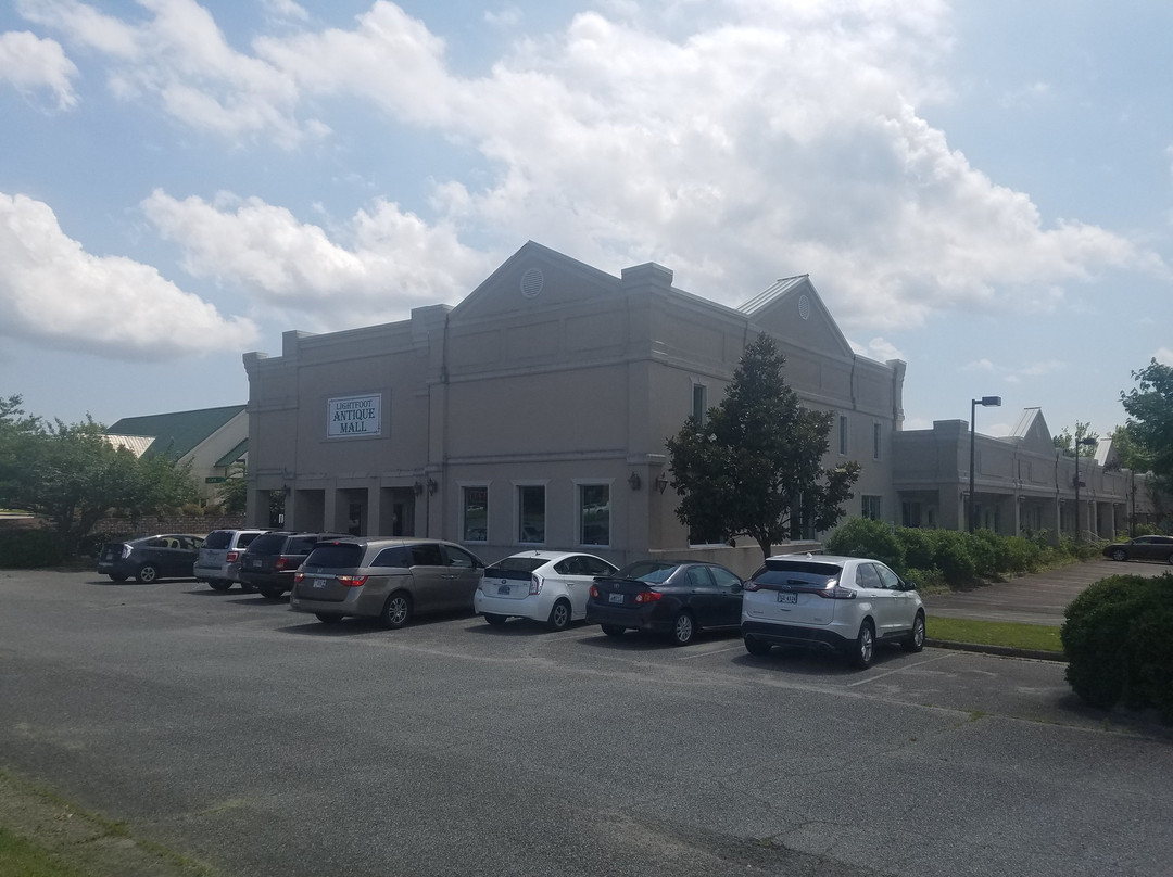 Lightfoot Antique Mall & Country General Store景点图片