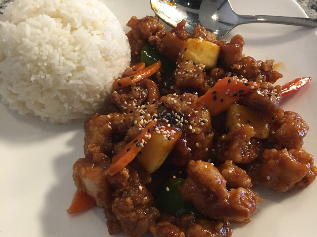 Akahana Asian Bistro, Bar, & Sushi