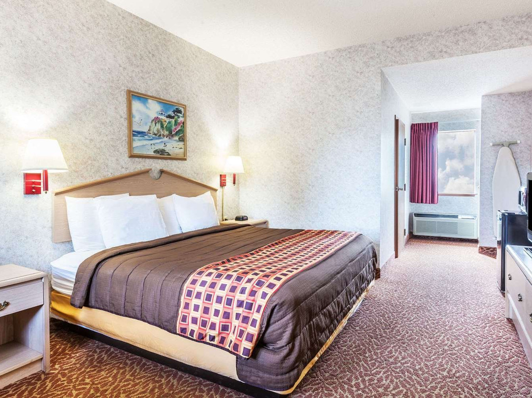 Red Roof Inn Weedsport主图