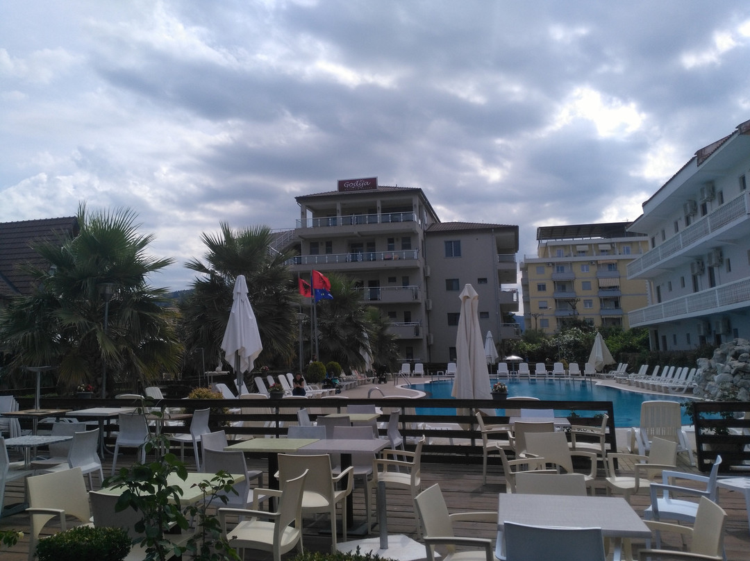 Godija Hotel & Suites