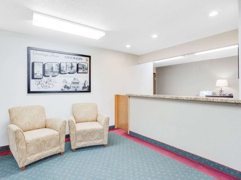 奥尔温速8酒店主图