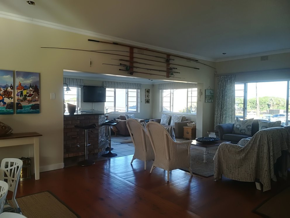 Milkwood on Main主图