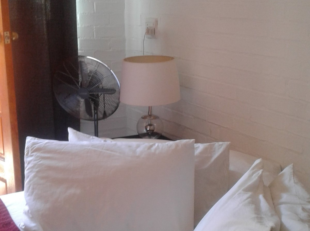 One One Guest House Kuils River主图