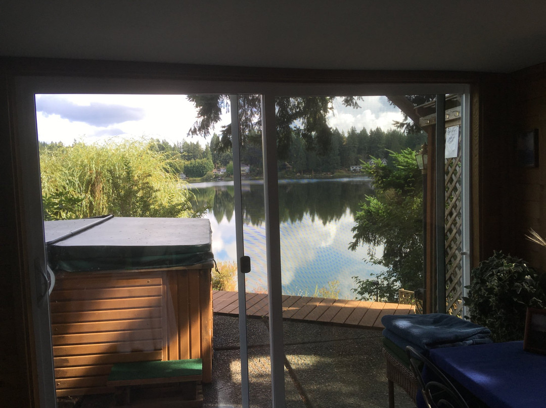 Cottage Lake Bed and Breakfast主图