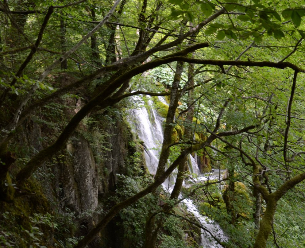 Ciganovac Waterfall景点图片
