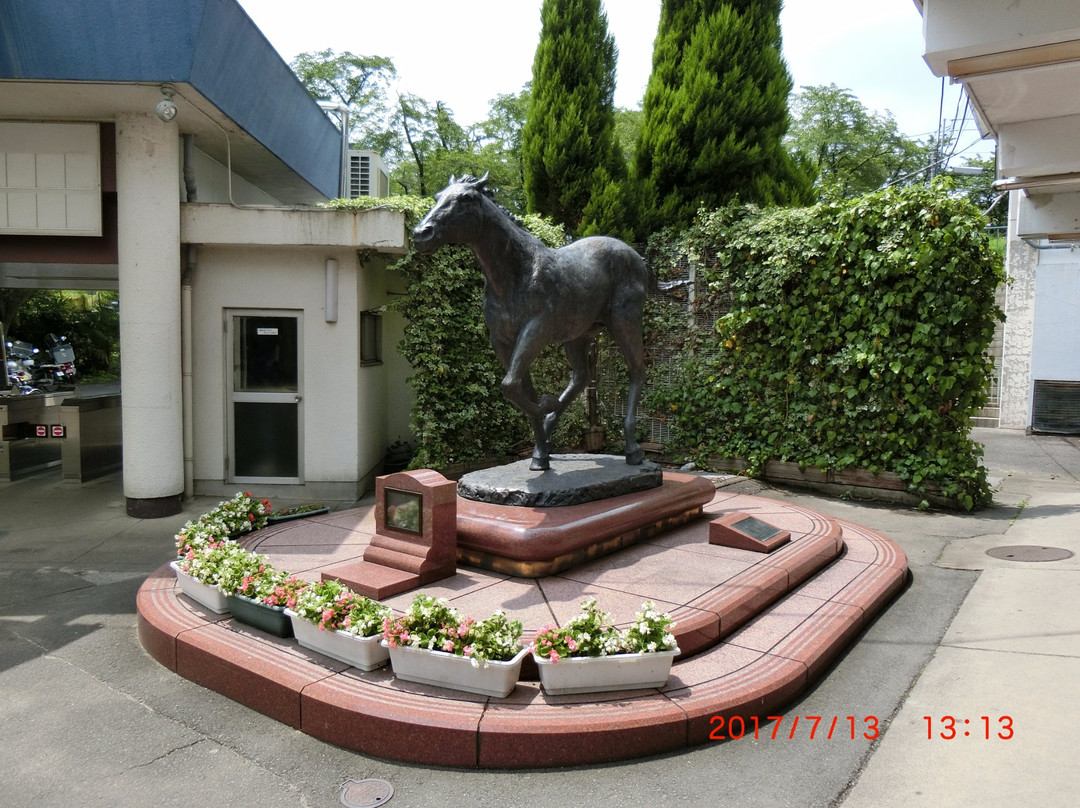 Oguri Cap Statue-笠松町必去景点