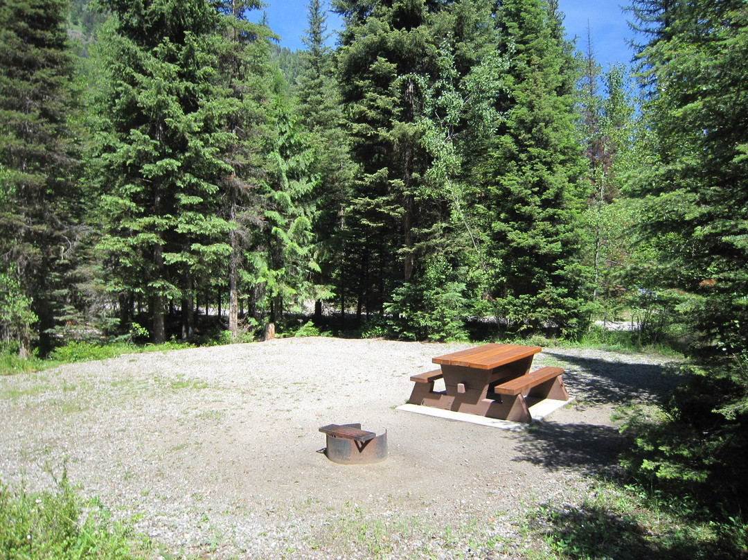 Jewel Lake Provincial Park景点图片