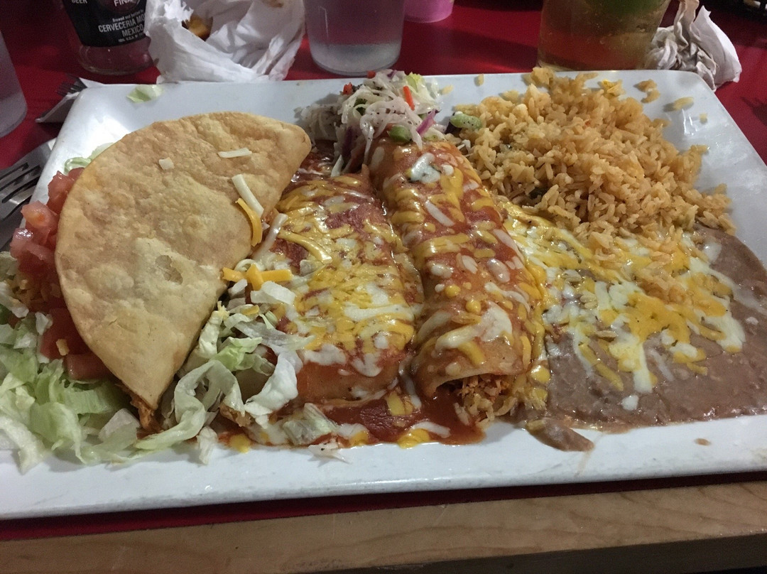 梅德福餐馆和美食-El Molcajete Mexican Grill