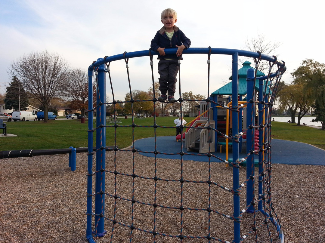 Lake Opeka-德斯普兰斯必去景点