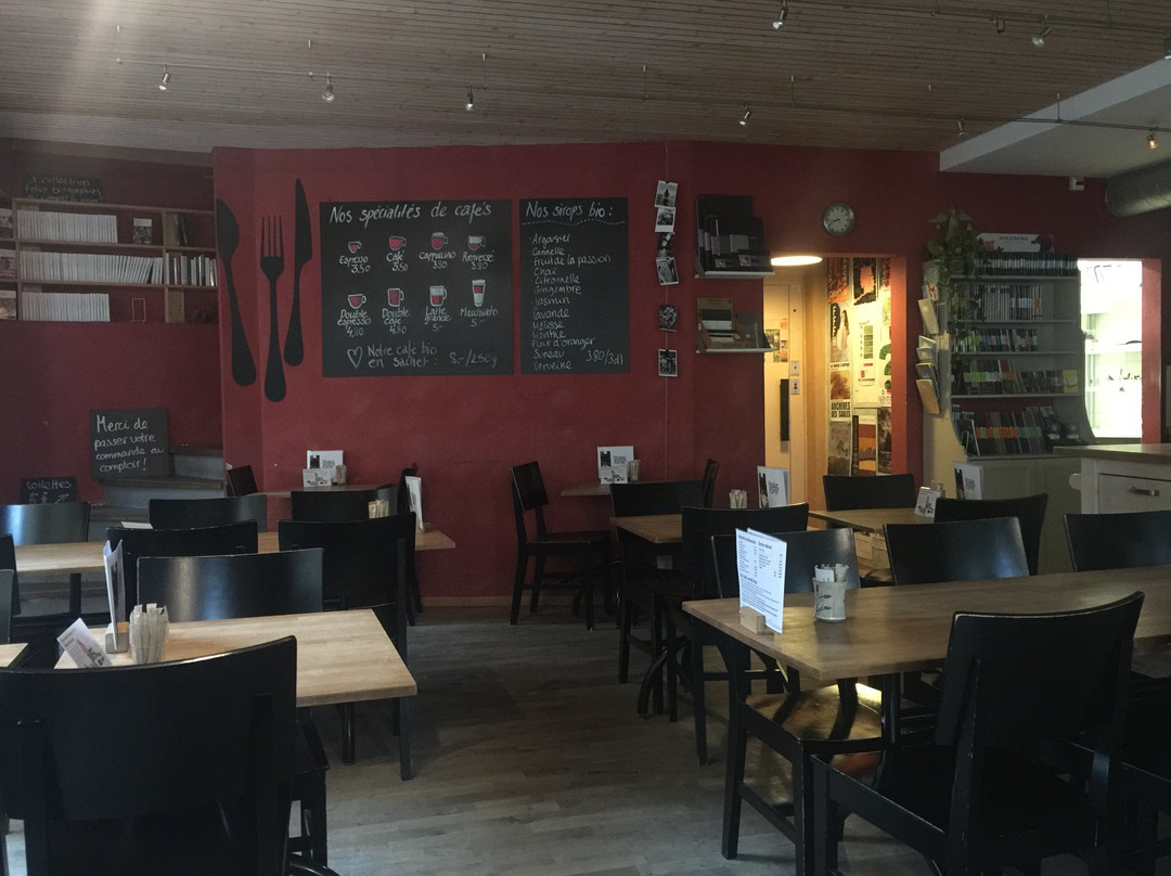 Peseux酒店住宿-Le Cafe-Hotel L'Aubier