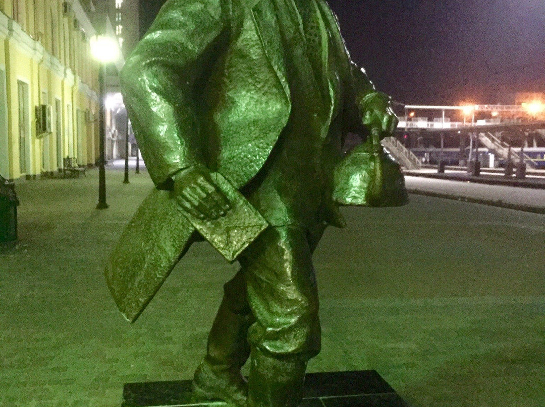 Father Fyodor Statue-哈尔科夫必去景点