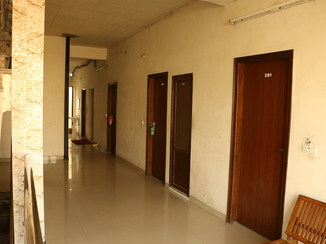 OYO Rooms Railway Station Subhani Building Chowk Brown Road主图